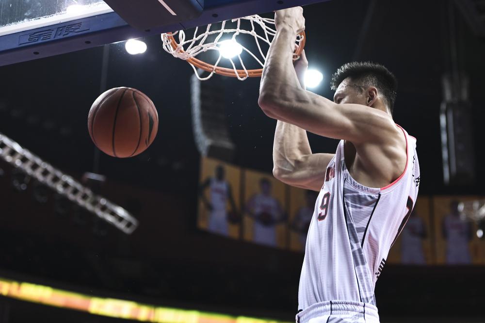 华体会体育-关于赛前体能课后；阿贾克斯豪取连胜备战亚冠；管理层满意；赛程密集仍需轮换的信息