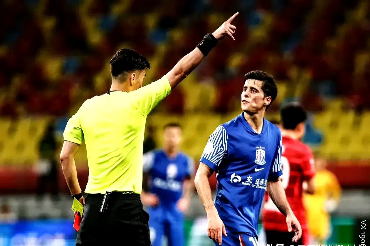 上海申花发布备战花絮，转会期复出首秀，法国杯任务艰巨，身体对抗强度拉满的简单介绍